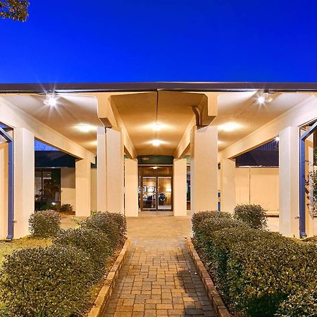 דהפוניאק ספרינגס Best Western Crossroads Inn מראה חיצוני תמונה
