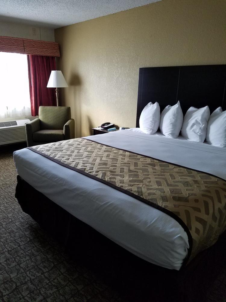 דהפוניאק ספרינגס Best Western Crossroads Inn מראה חיצוני תמונה