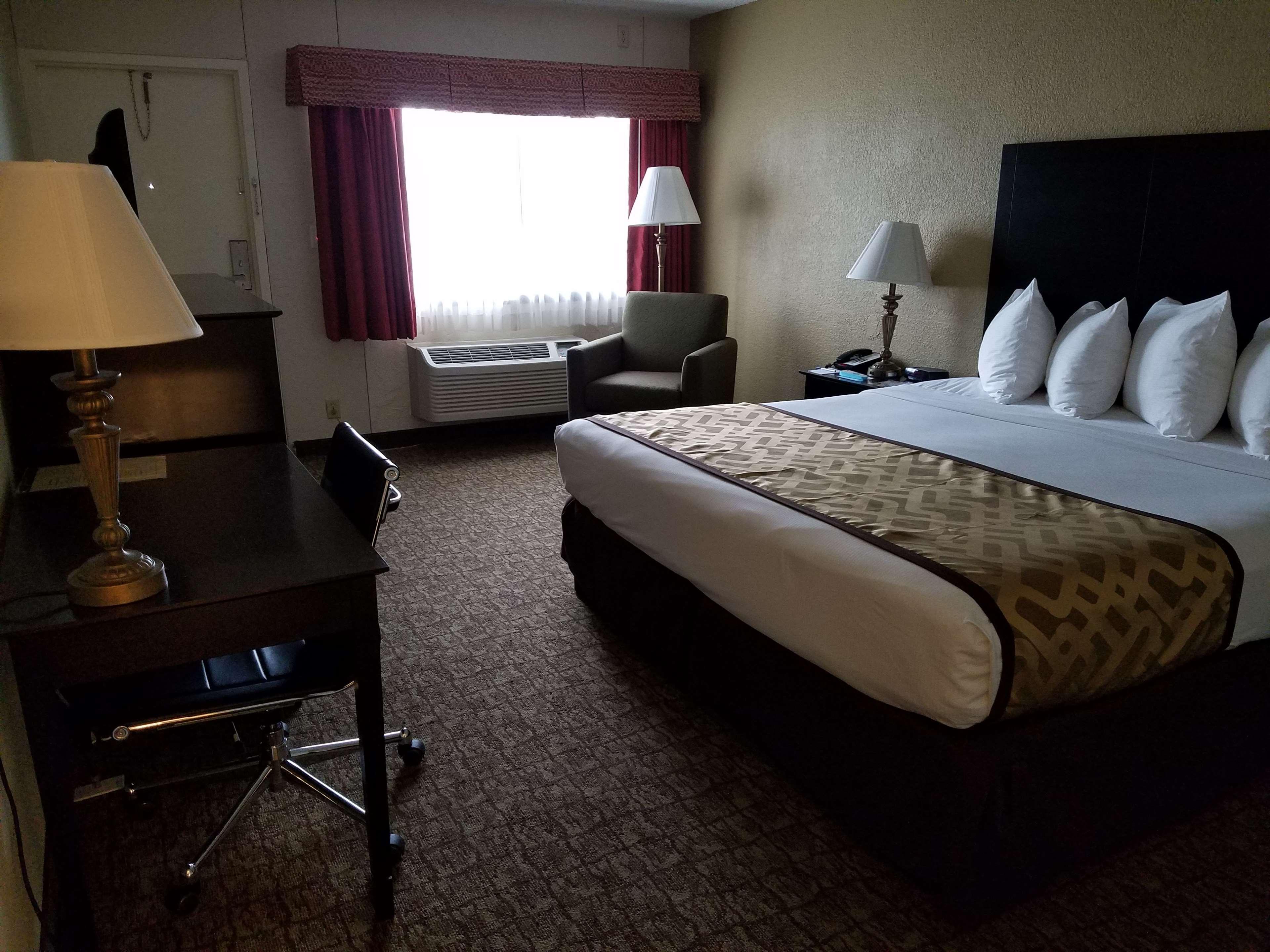 דהפוניאק ספרינגס Best Western Crossroads Inn מראה חיצוני תמונה