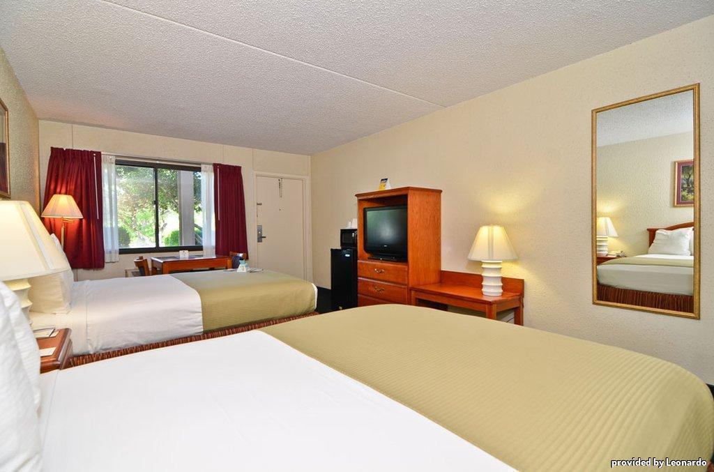 דהפוניאק ספרינגס Best Western Crossroads Inn חדר תמונה