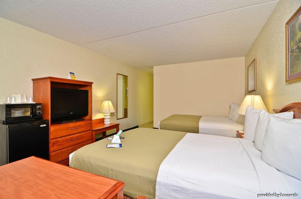 דהפוניאק ספרינגס Best Western Crossroads Inn חדר תמונה