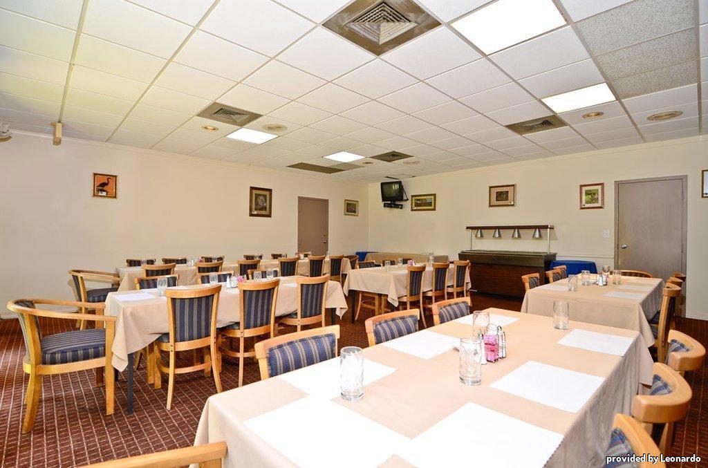 דהפוניאק ספרינגס Best Western Crossroads Inn עסק תמונה