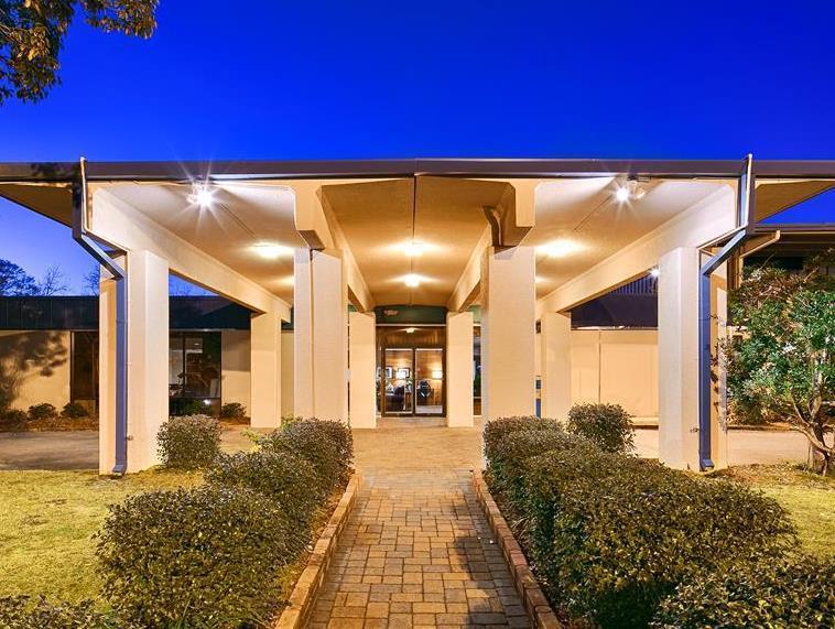 דהפוניאק ספרינגס Best Western Crossroads Inn מראה חיצוני תמונה