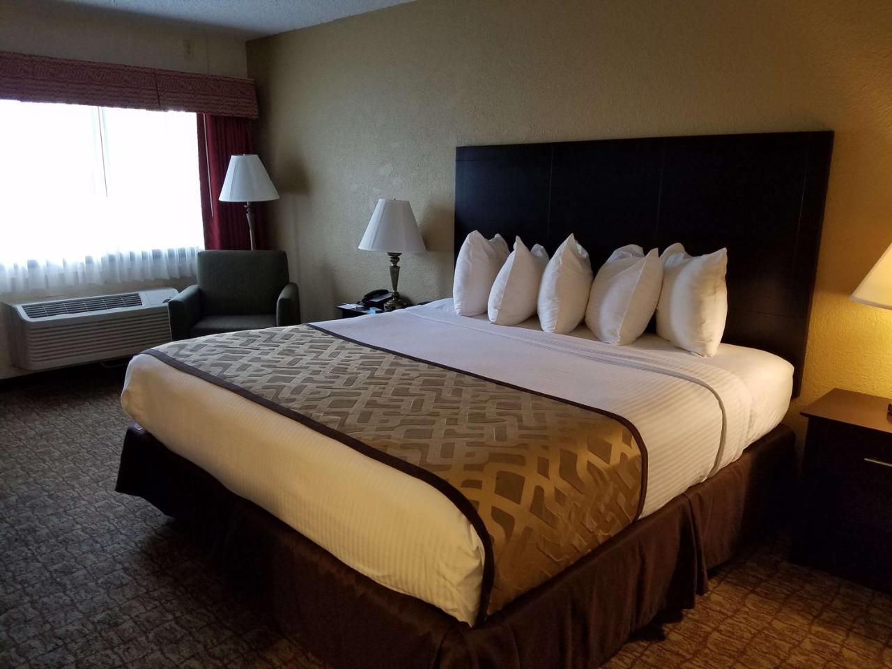 דהפוניאק ספרינגס Best Western Crossroads Inn מראה חיצוני תמונה