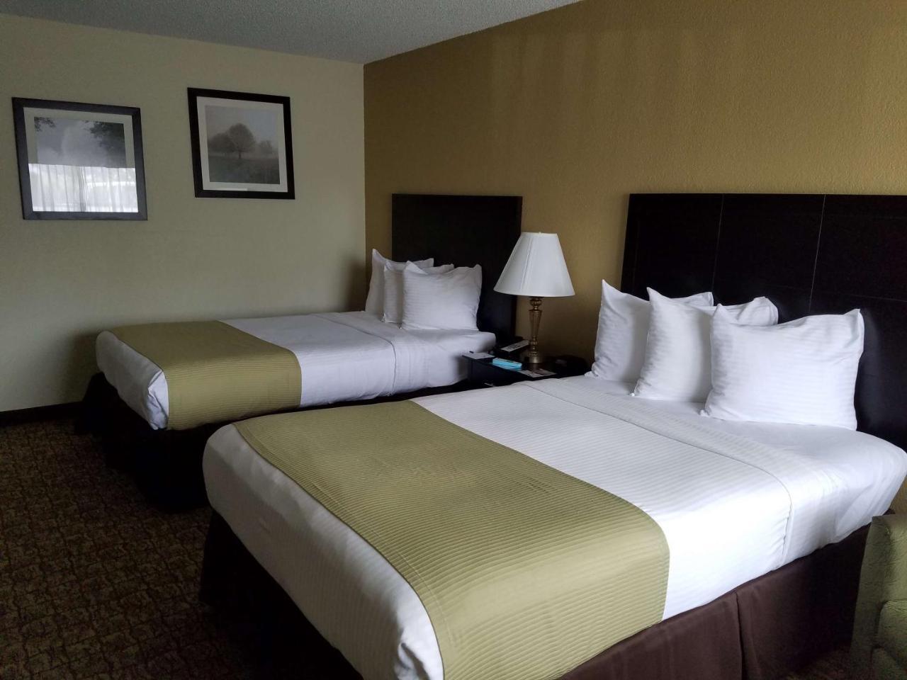 דהפוניאק ספרינגס Best Western Crossroads Inn מראה חיצוני תמונה
