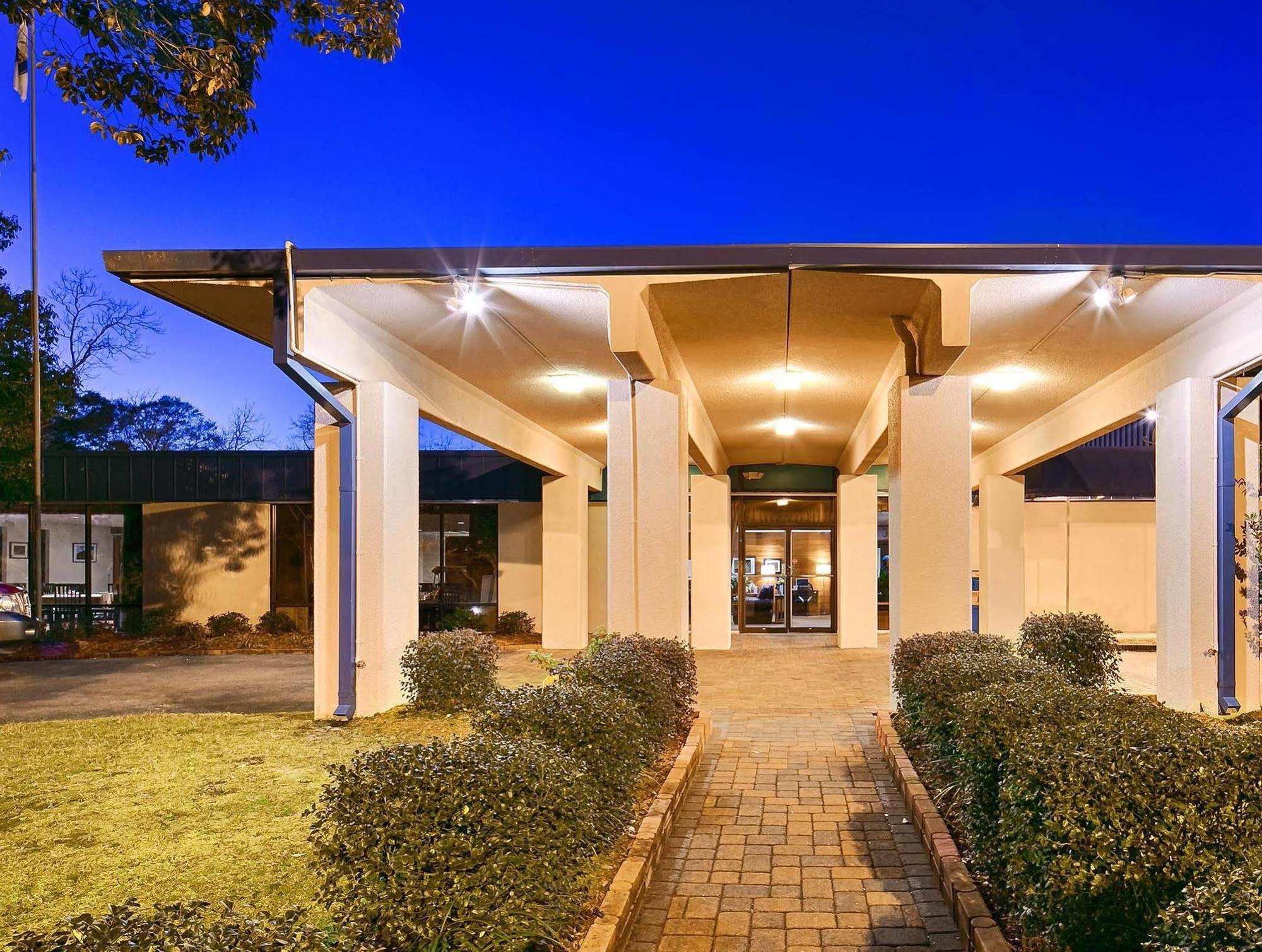 דהפוניאק ספרינגס Best Western Crossroads Inn מראה חיצוני תמונה