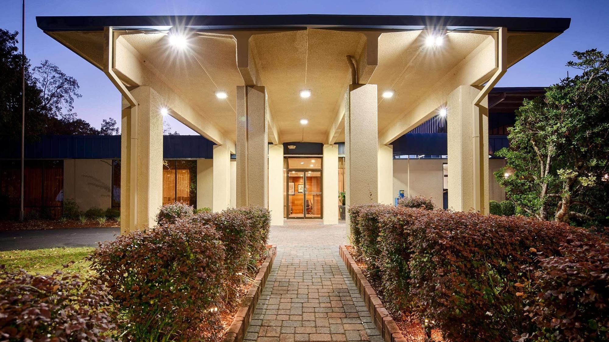 דהפוניאק ספרינגס Best Western Crossroads Inn מראה חיצוני תמונה